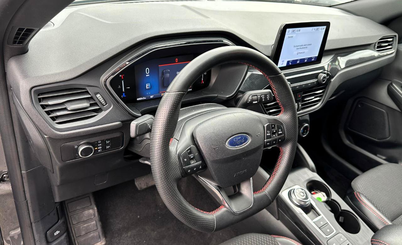 Used 2025 Ford Escape ST-Line FWD image 8