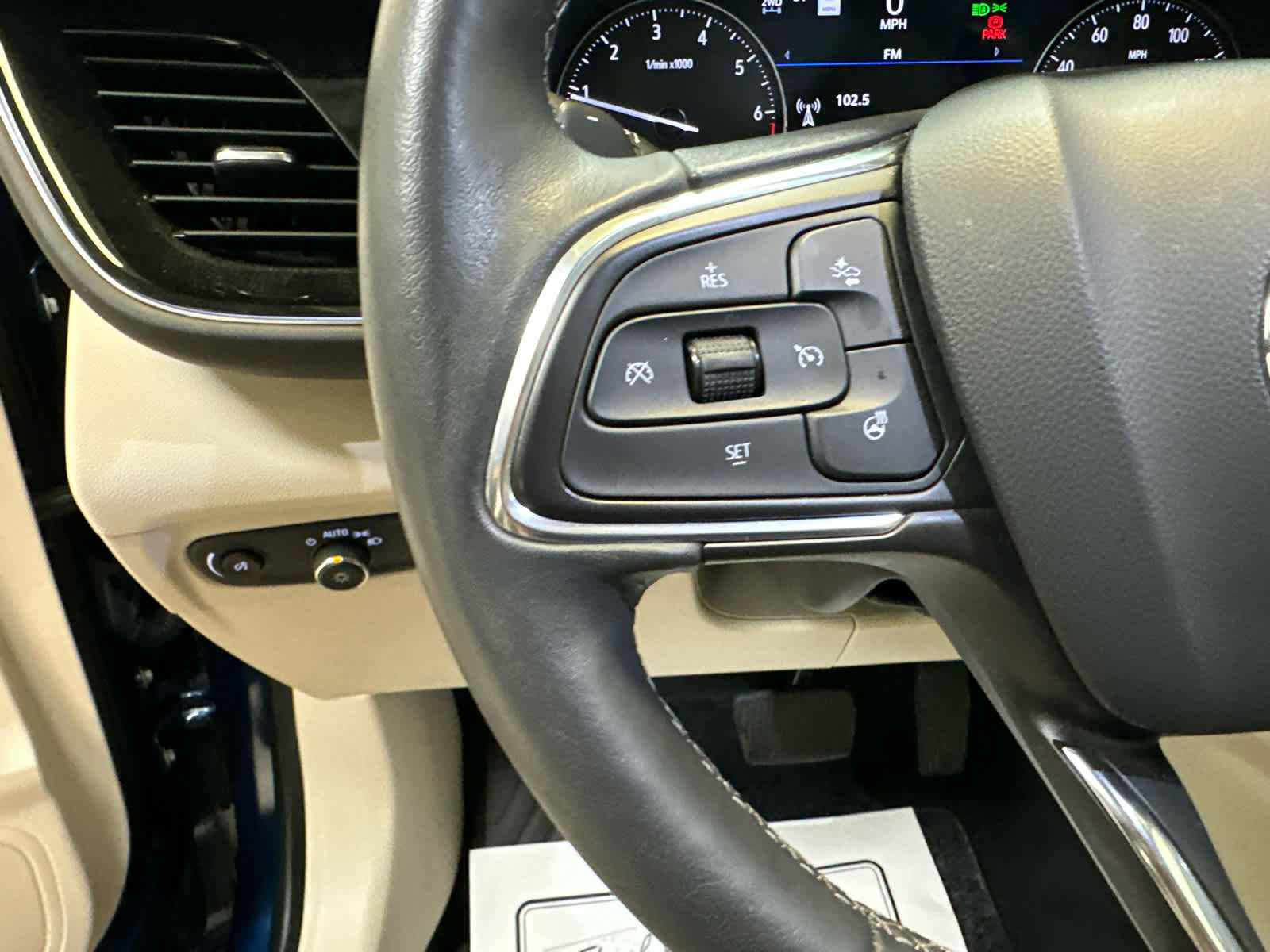 Used 2023 Buick Envision Avenir AWD/4WD image 21