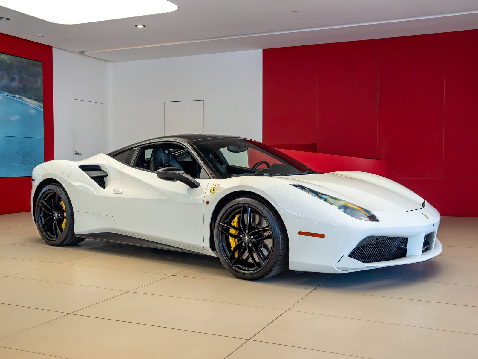 Certified 2016 Ferrari 488 GTB RWD image 1
