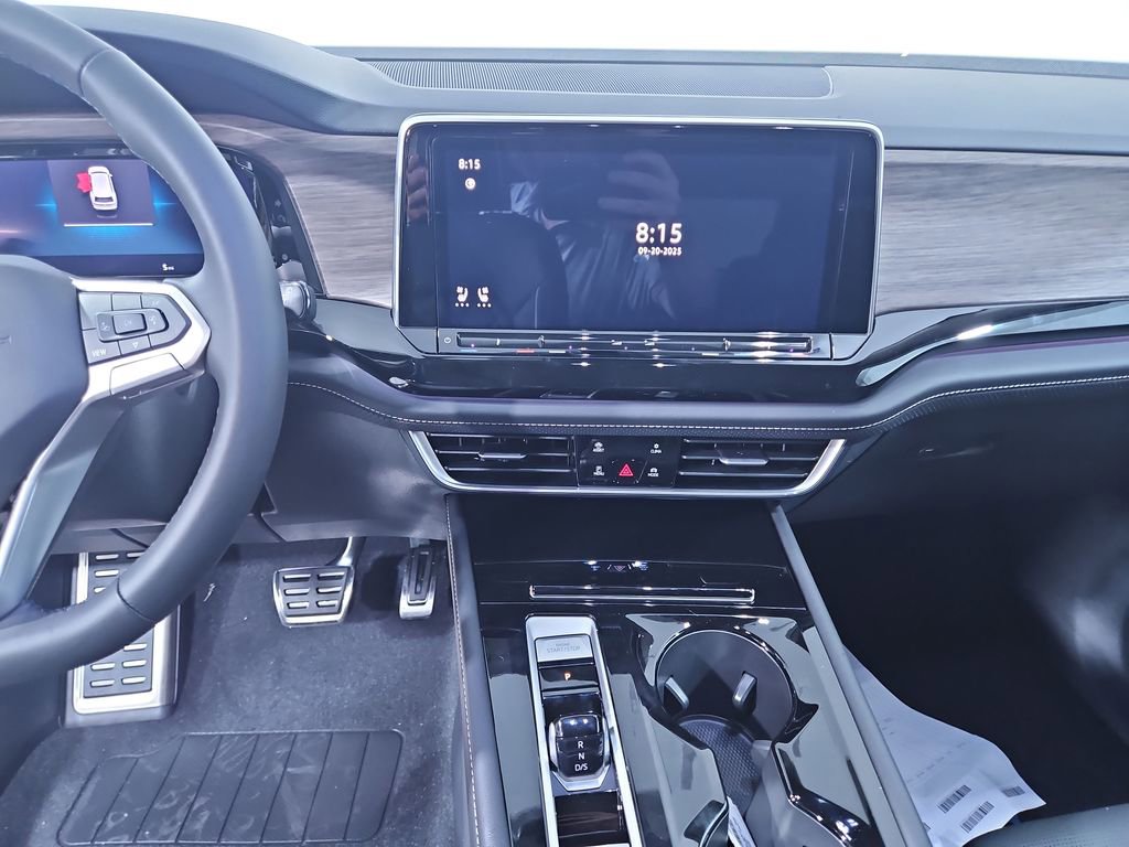 New 2026 Volkswagen Atlas SEL Premium R-Line image 17