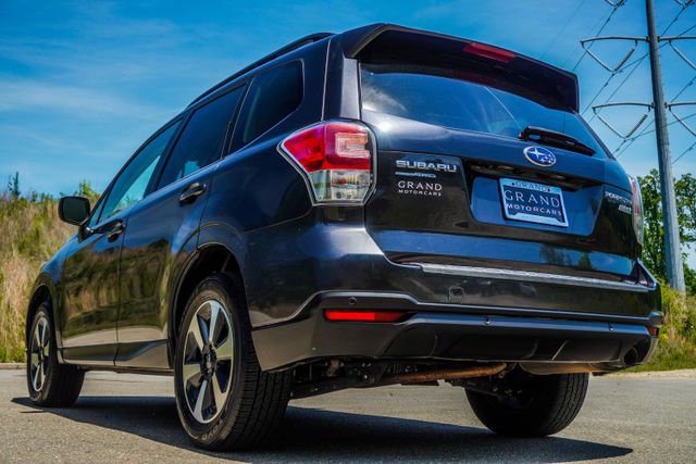 Used 2017 Subaru Forester 2.5i Limited AWD/4WD image 10