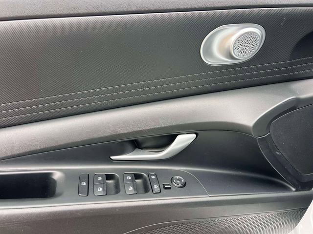 Used 2023 Hyundai Elantra Blue image 16