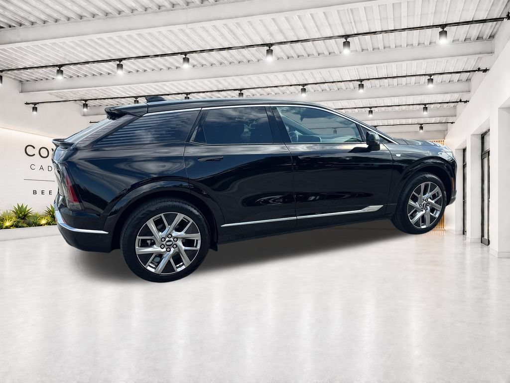 Used 2025 Cadillac Optiq Luxury 1 AWD/4WD image 12