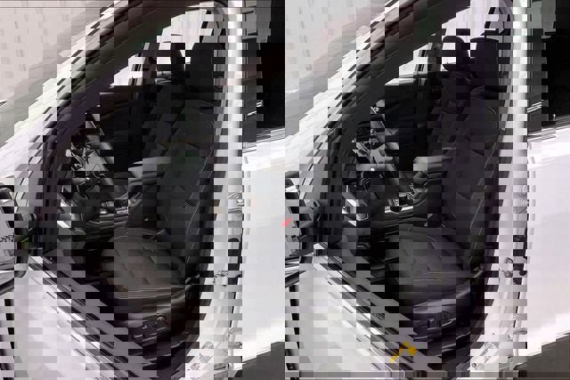 Used 2023 GMC Acadia SLE w/ Driver Convenience Package image 8