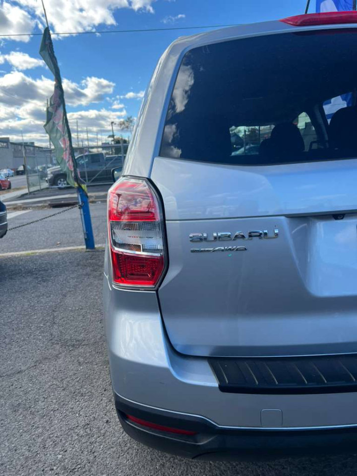 Used 2015 Subaru Forester 2.5i Premium w/ All-Weather Package image 9