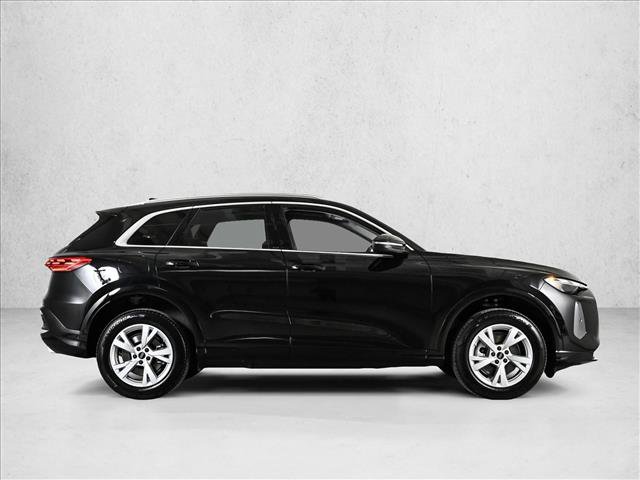 Certified 2025 Audi Q5 Premium w/ Convenience Package image 4