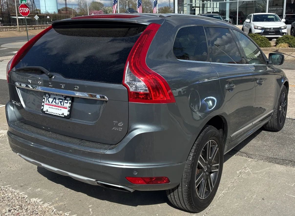 Used 2016 Volvo XC60 T6 w/ Proximity Package AWD/4WD image 5
