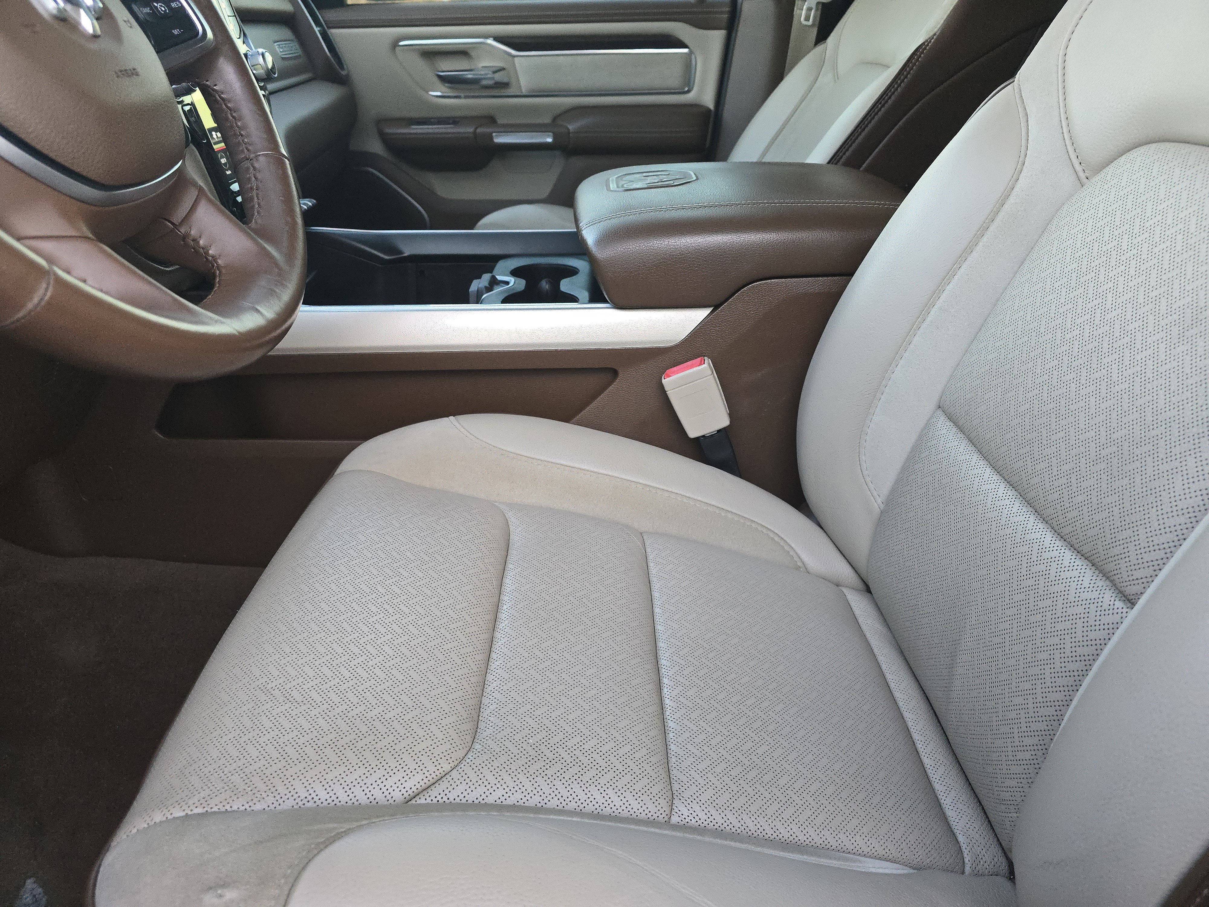 Used 2021 RAM 1500 Laramie image 9