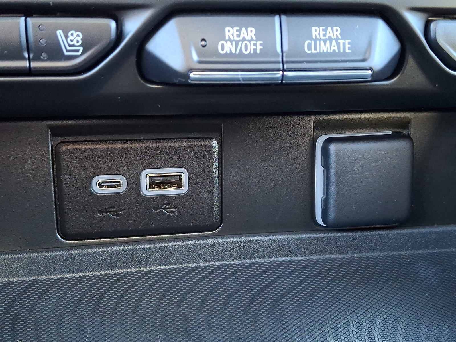 Certified 2024 Chevrolet Tahoe High Country image 25