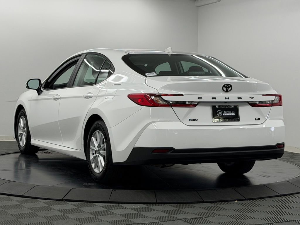 Used 2026 Toyota Camry LE image 10