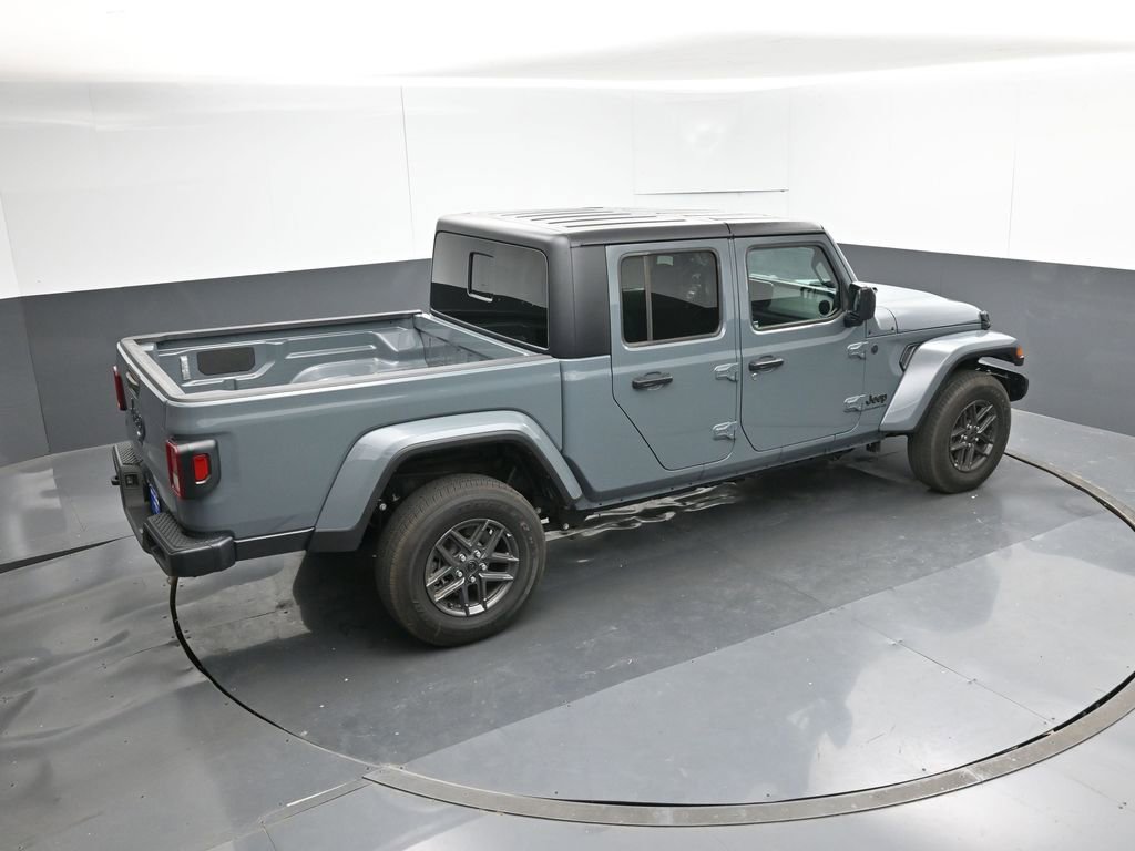 Used 2025 Jeep Gladiator Sport image 45