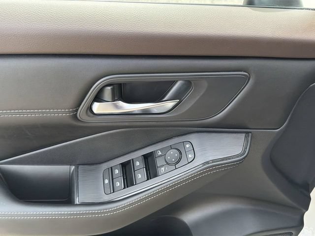 Certified 2023 Nissan Rogue SV w/ SV Premium B Package AWD/4WD image 16