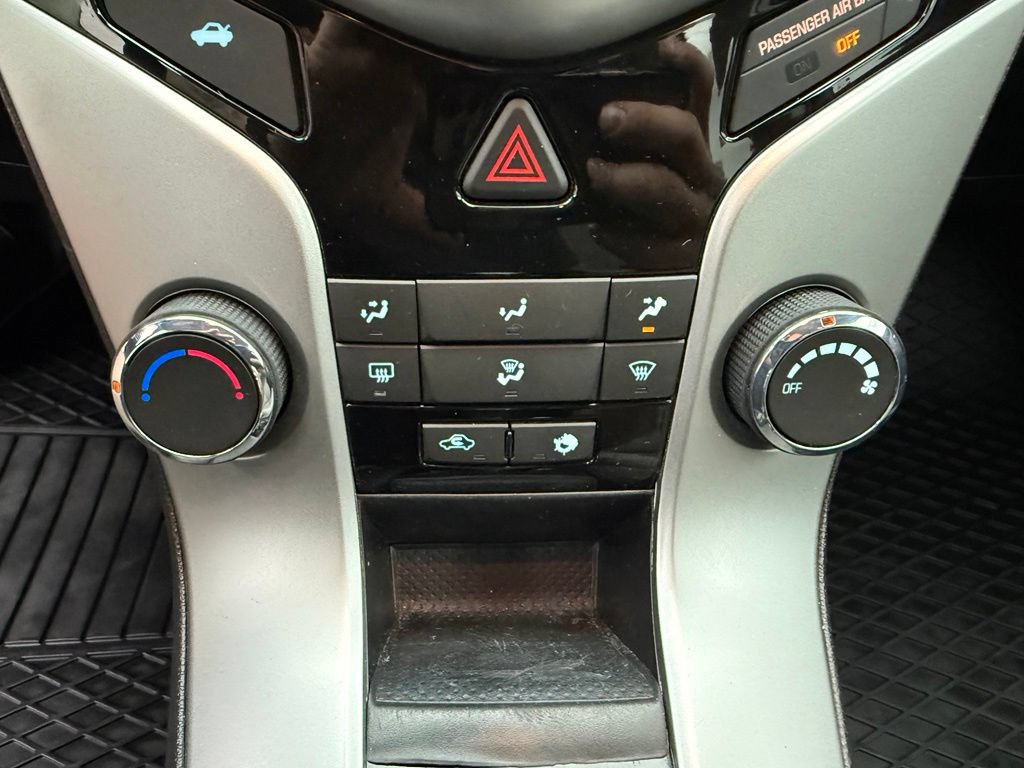 Used 2016 Chevrolet Cruze LT FWD image 6