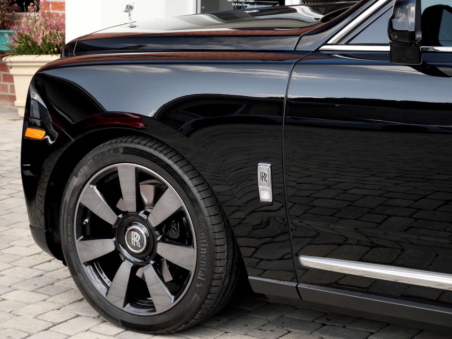 Used 2023 Rolls-Royce Cullinan AWD/4WD image 22