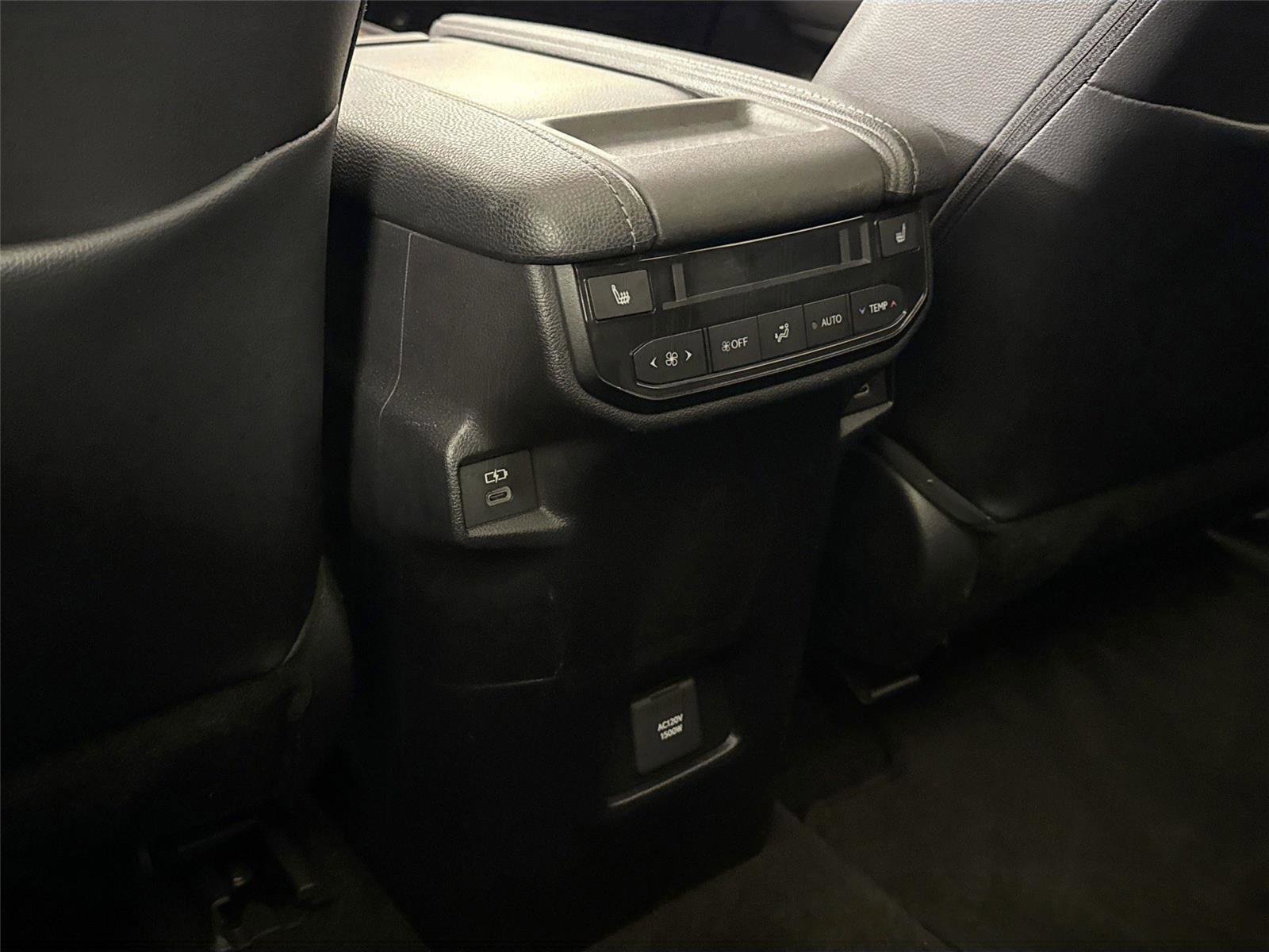 Used 2024 Toyota Grand Highlander AWD Hybrid image 19