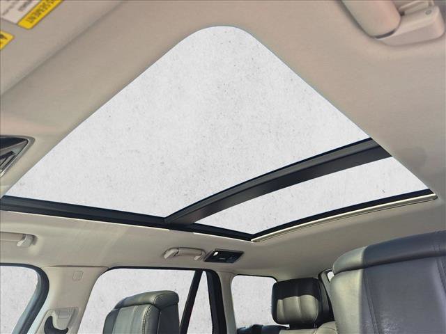 Used 2019 Land Rover Range Rover HSE AWD/4WD image 16