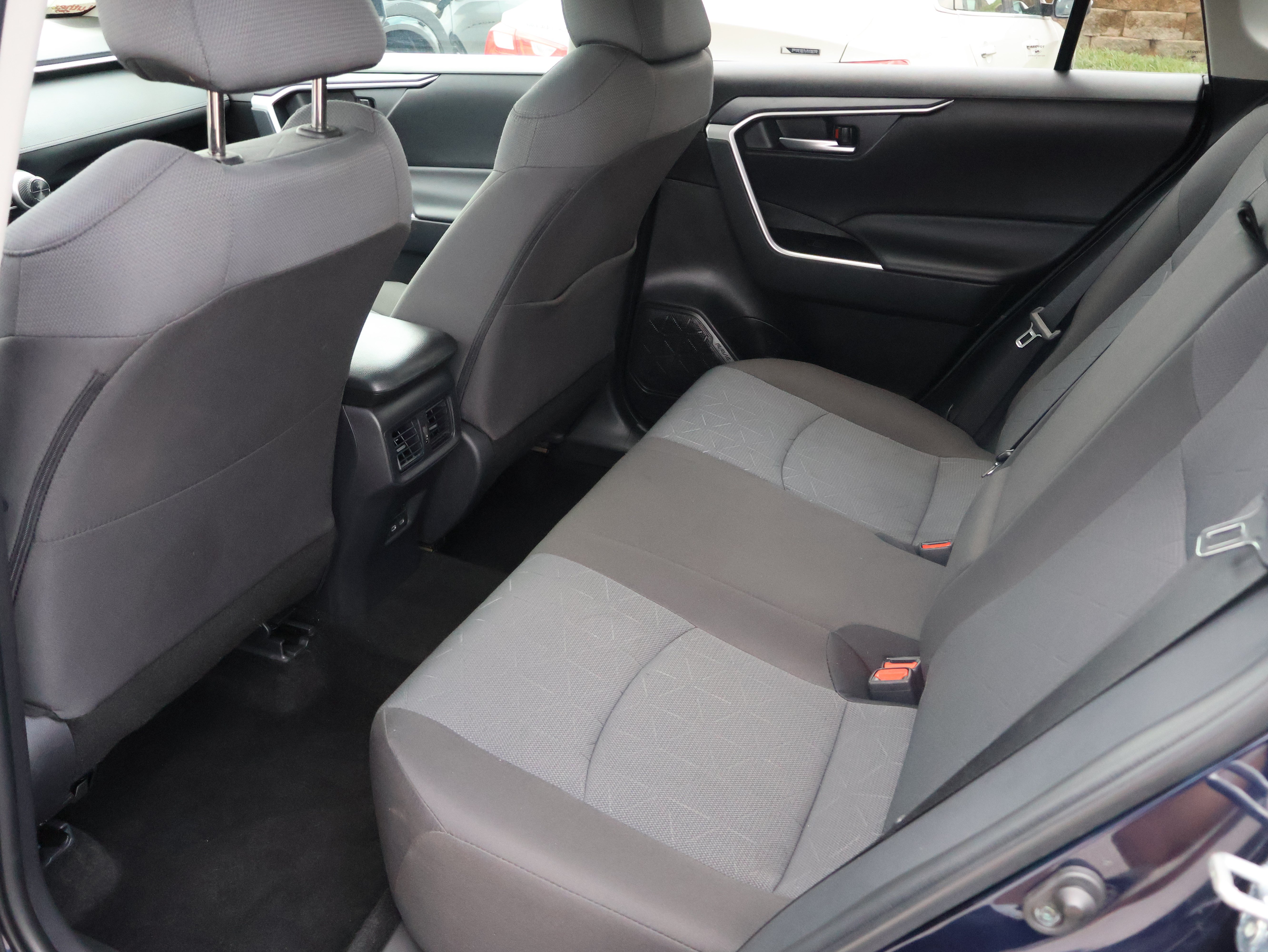 Used 2025 Toyota RAV4 XLE AWD/4WD image 16