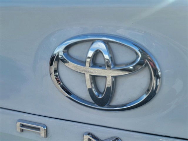 Used 2022 Toyota Camry LE image 5