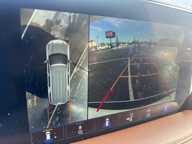 Used 2022 Chevrolet Suburban High Country image 3