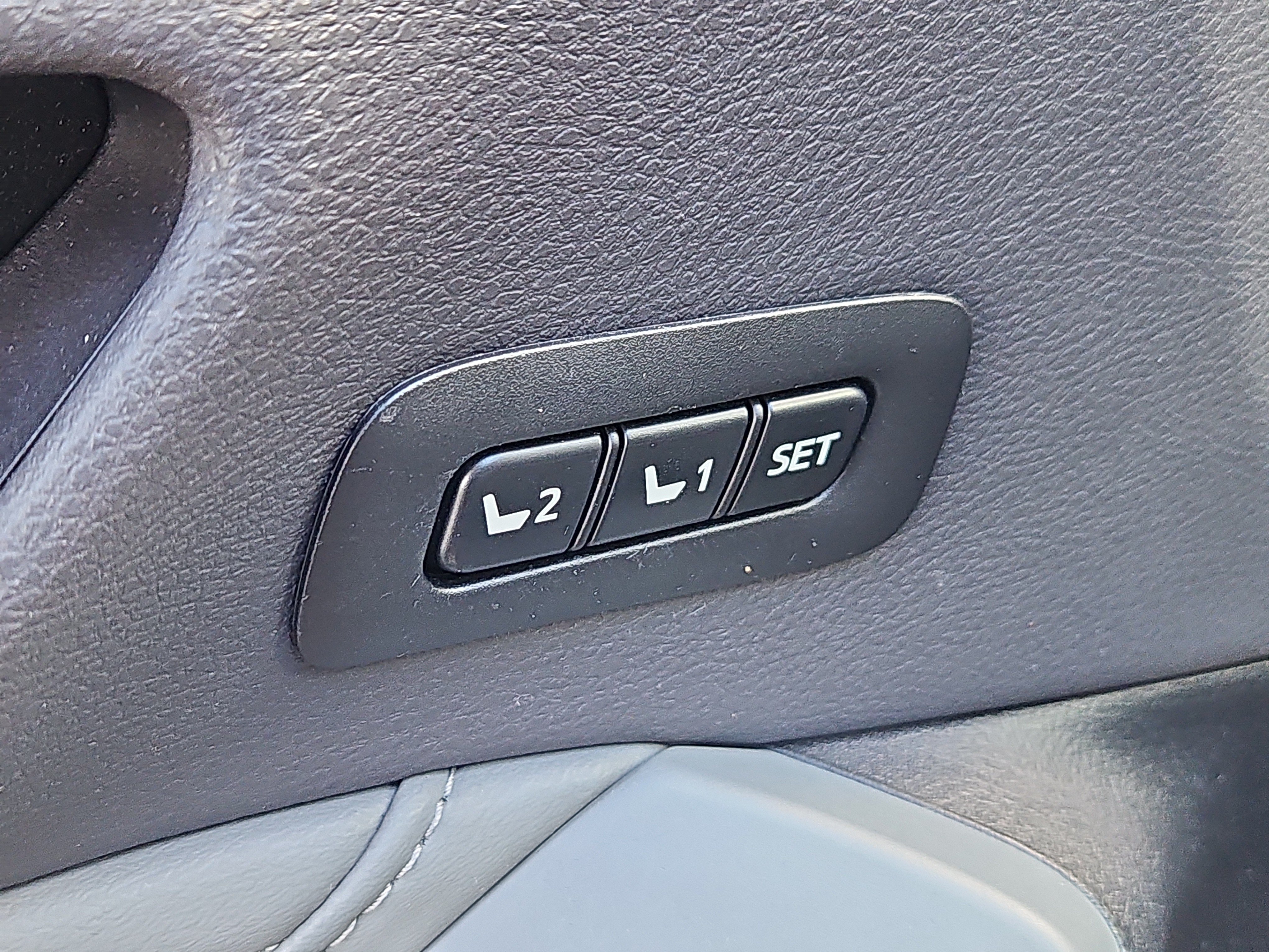 Used 2020 Toyota Avalon Limited w/ Advanced Safety Package FWD image 14
