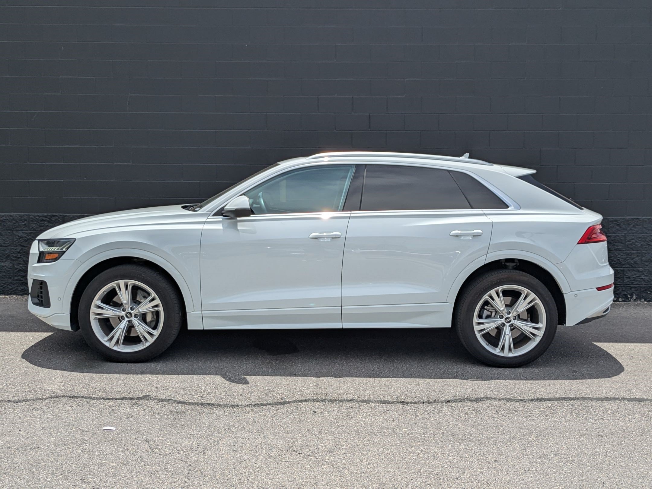 Used 2023 Audi Q8 Premium w/ Convenience Package AWD/4WD image 8