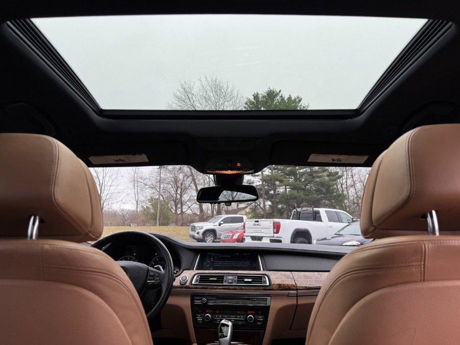 Used 2014 BMW 750Li xDrive AWD/4WD image 21