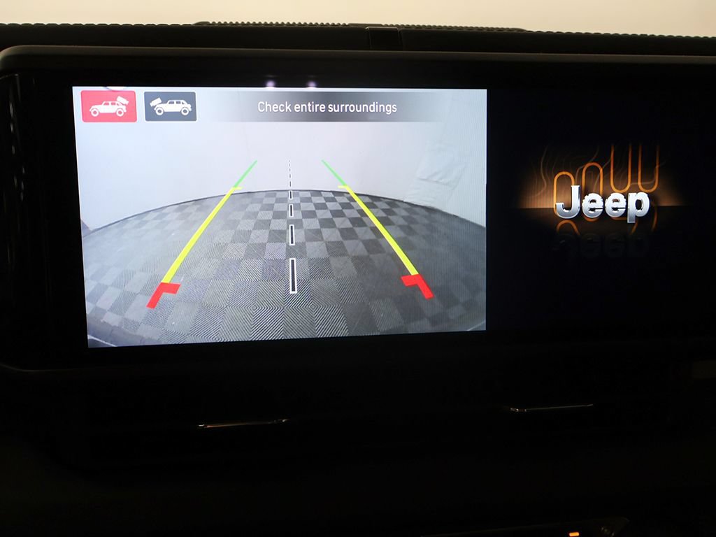 Used 2024 Jeep Wrangler Unlimited Sahara w/ Technology Group AWD/4WD image 41