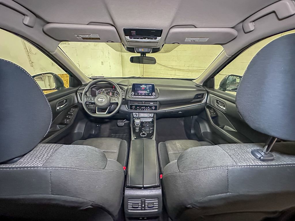 Used 2024 Nissan Rogue SV image 28