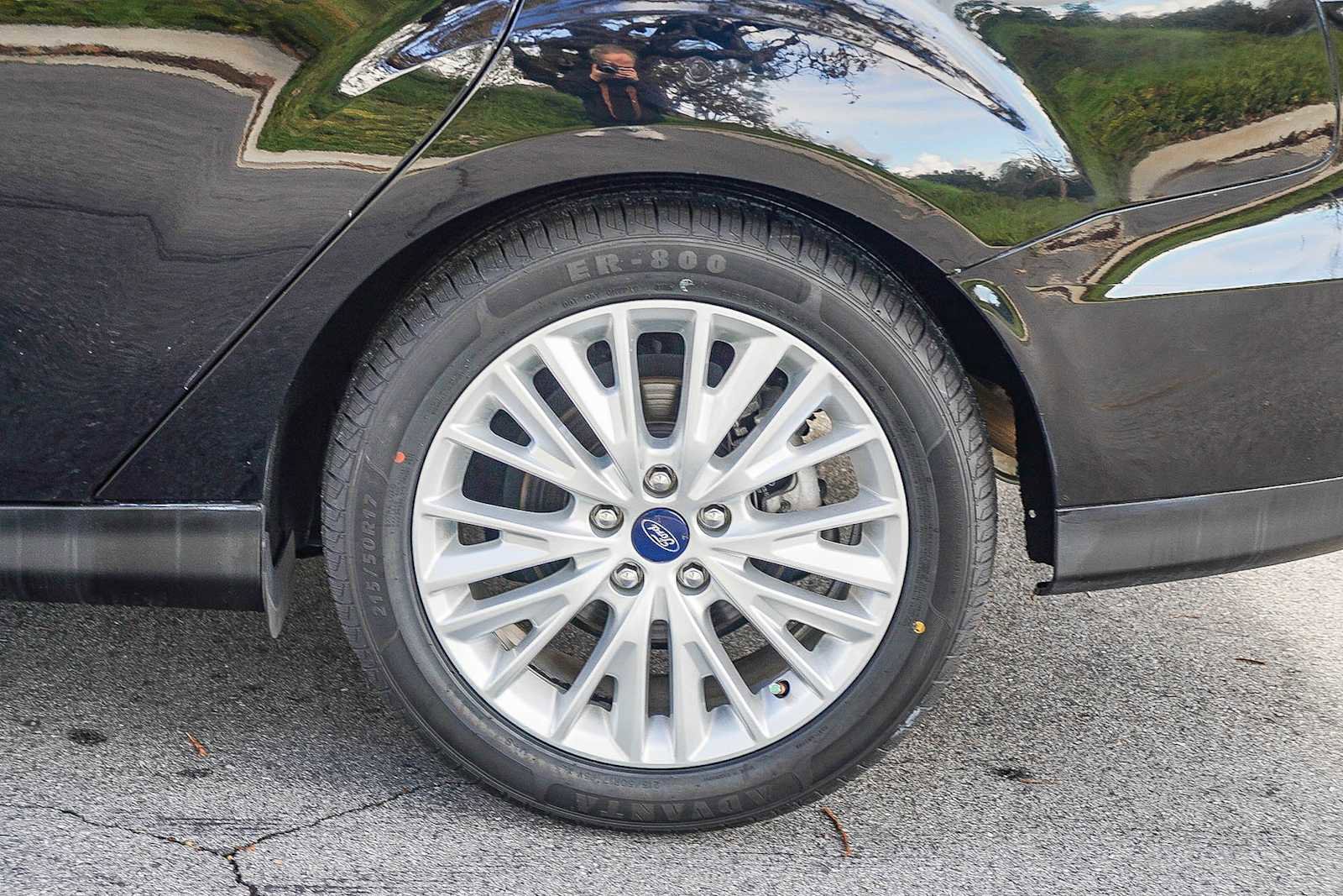 Used 2017 Ford Focus Titanium w/ Titanium Technology Package image 11