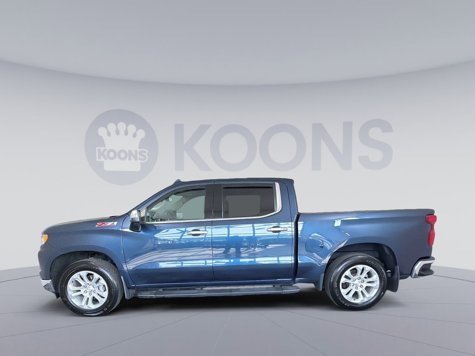 Used 2022 Chevrolet Silverado 1500 LTZ w/ LTZ Convenience Package II AWD/4WD image 2
