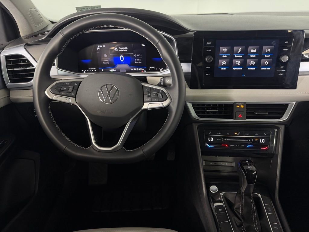 Used 2025 Volkswagen Taos SE w/ Panoramic Sunroof Package AWD/4WD image 12