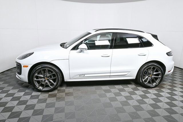 New 2026 Porsche Macan GTS image 3