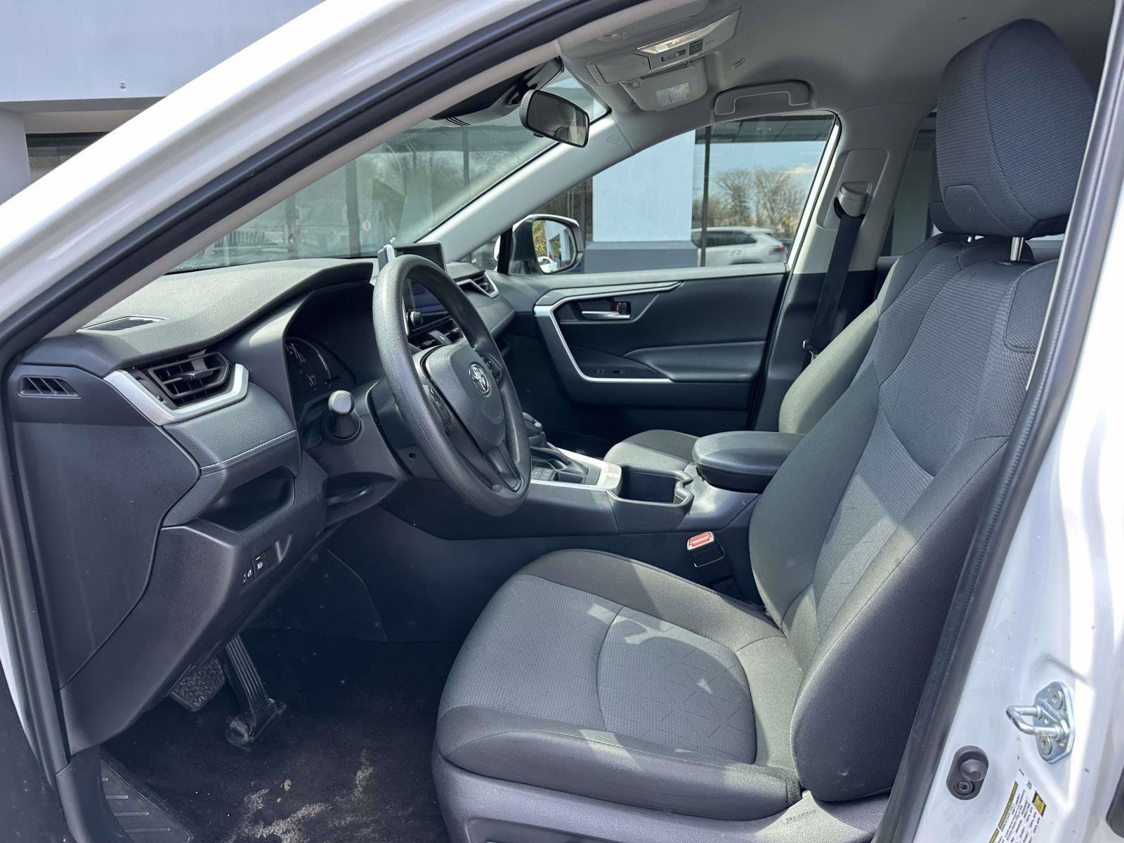 Certified 2025 Toyota RAV4 XLE AWD/4WD image 15