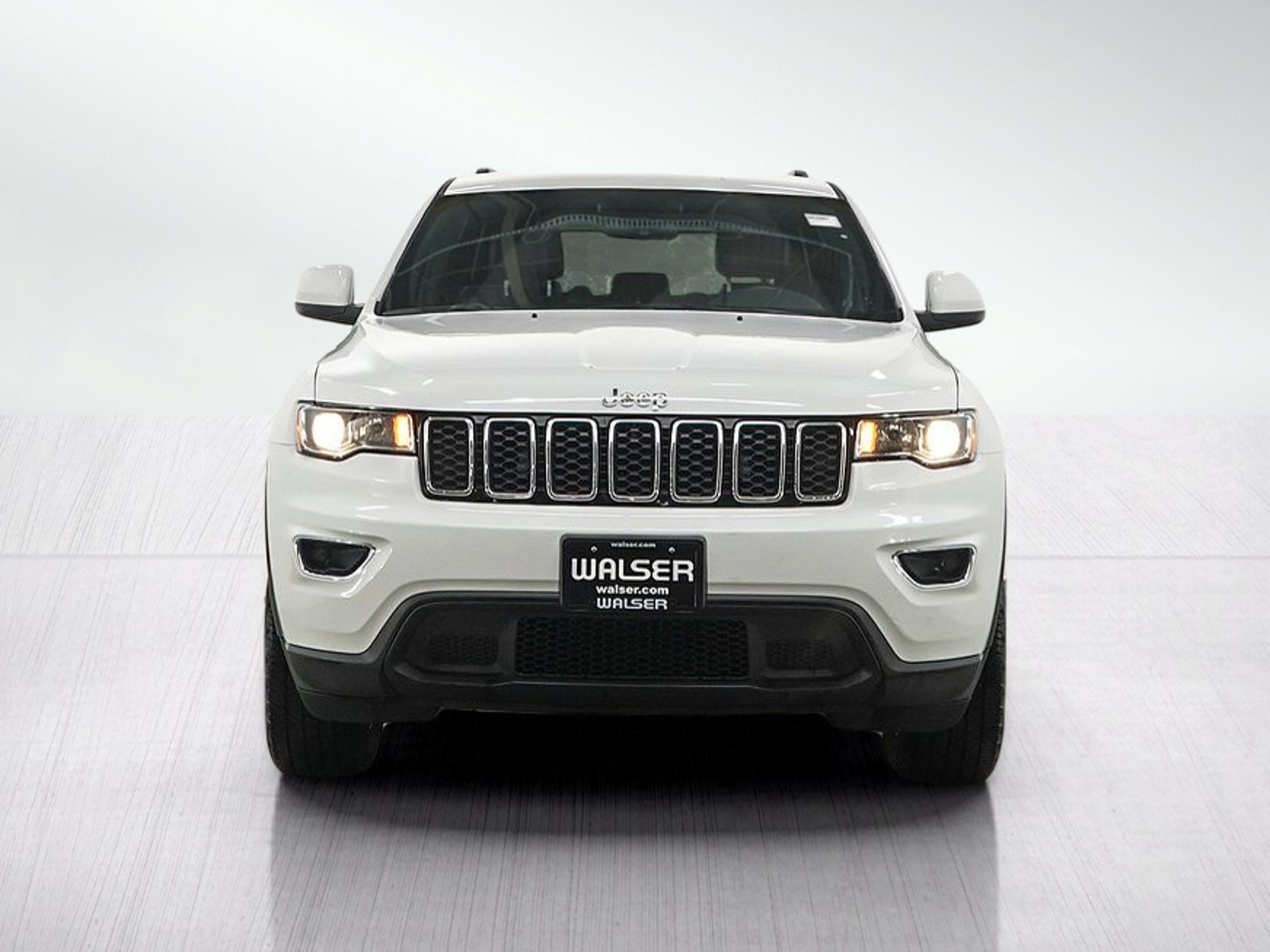 Used 2021 Jeep Grand Cherokee Laredo X AWD/4WD image 8