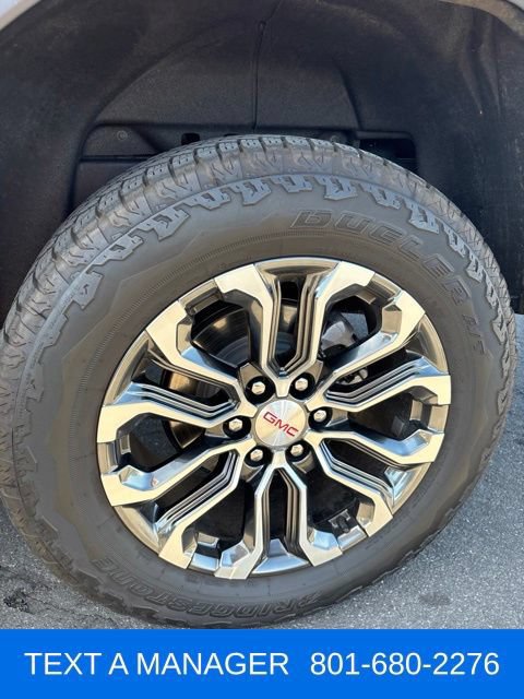 Used 2025 GMC Canyon Denali AWD/4WD image 10