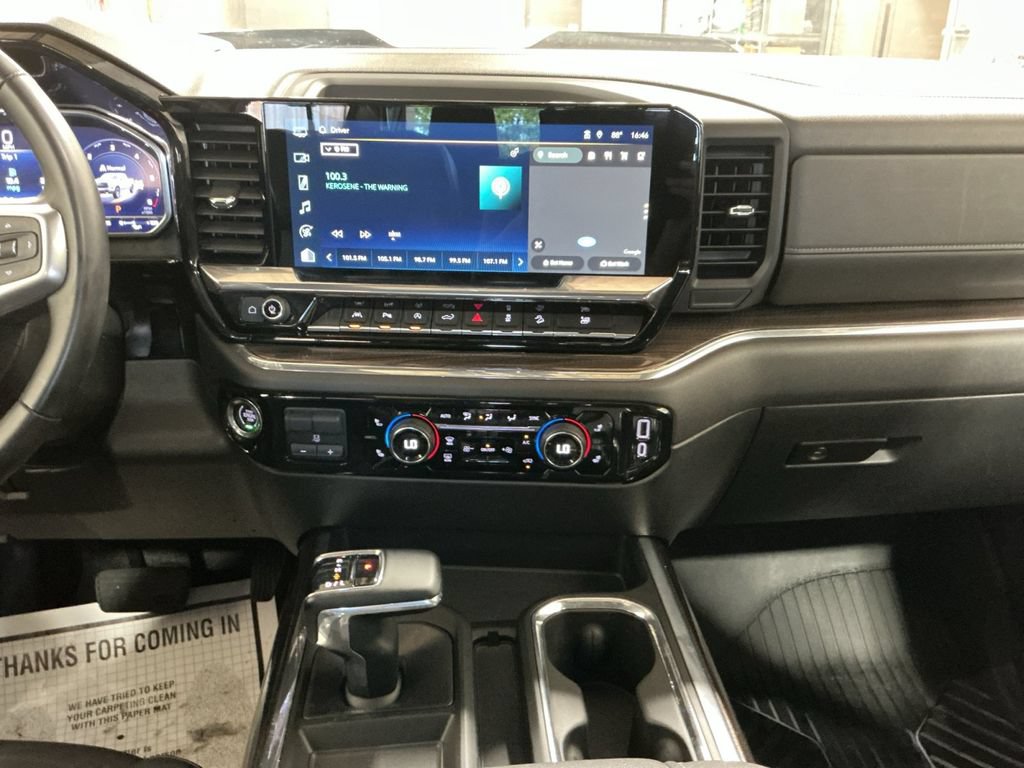 Used 2024 Chevrolet Silverado 1500 LT Trail Boss w/ LT Trail Boss Premium Package AWD/4WD image 18