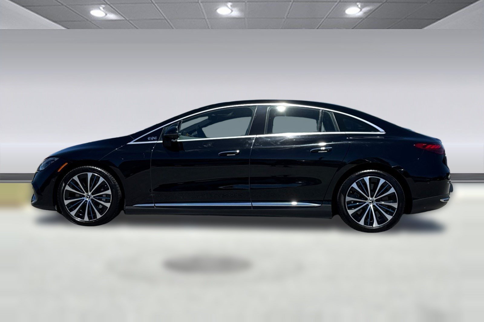 Used 2023 Mercedes-Benz EQE 350+ 4MATIC Sedan image 2