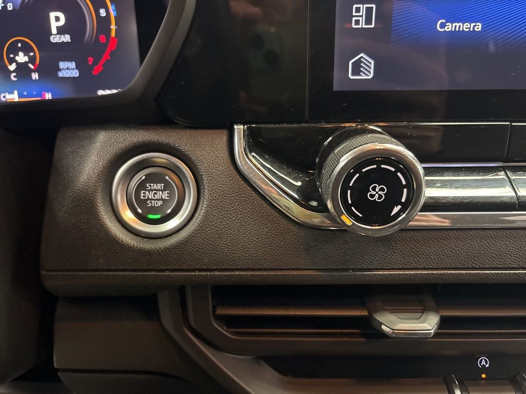 Used 2025 Chevrolet Colorado W/T w/ Advanced Trailering Package image 19