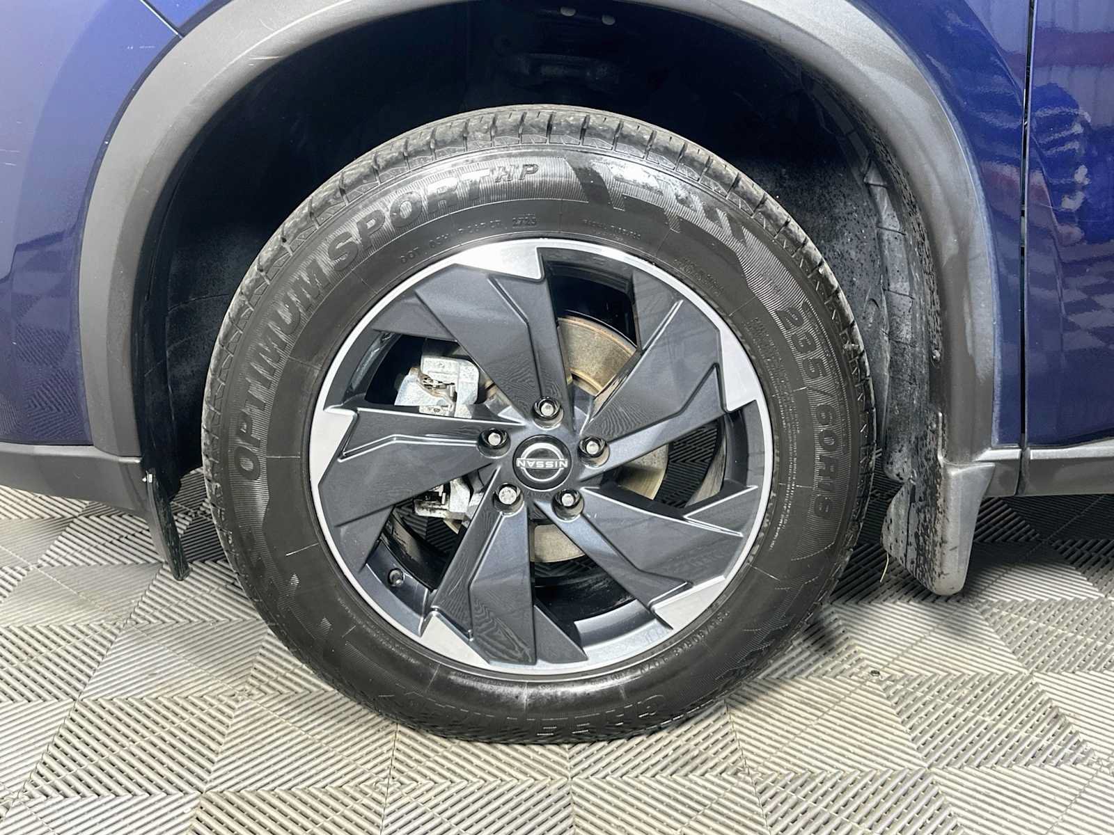 Used 2024 Nissan Rogue SV AWD/4WD image 27
