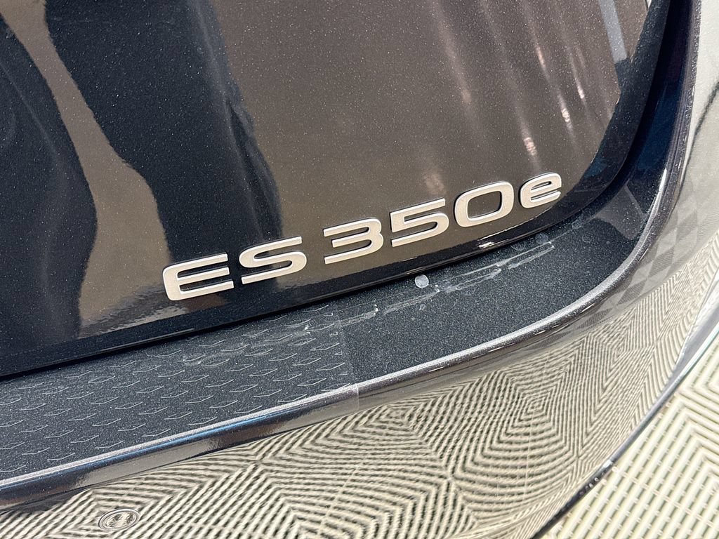New 2026 Lexus ES 350e FWD image 22
