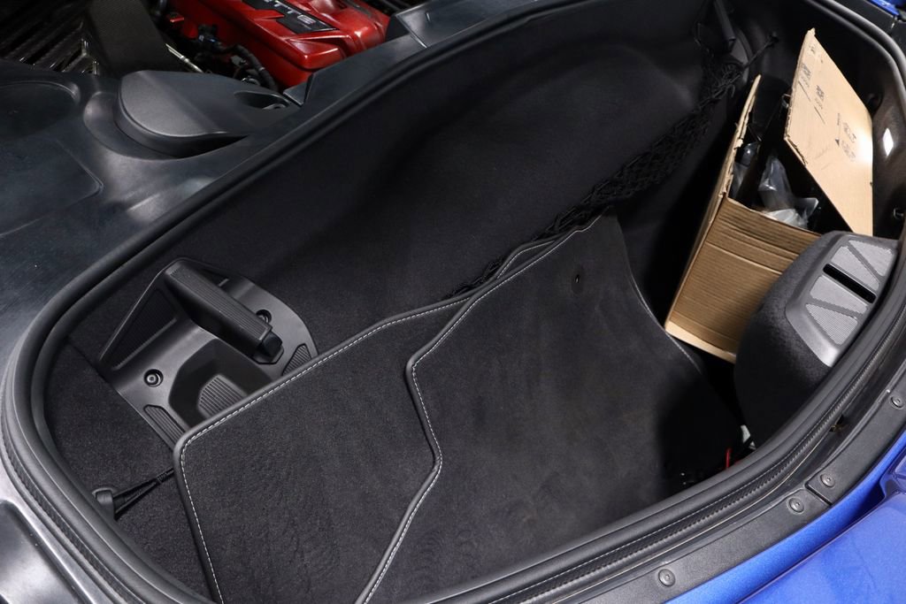 Used 2021 Chevrolet Corvette Stingray Premium Cpe w/ Z51 Performance Package image 18
