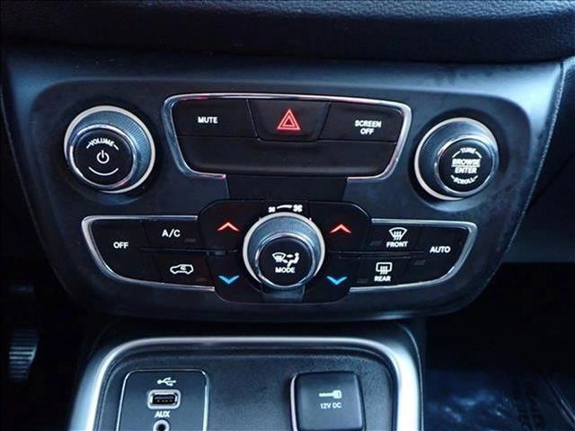 Used 2018 Jeep Compass Latitude w/ Popular Equipment Group FWD image 17