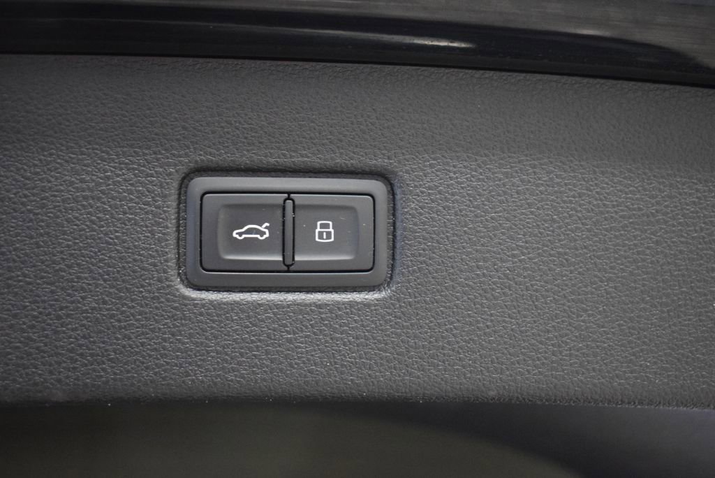 Used 2017 Audi Q7 3.0T Premium Plus image 38