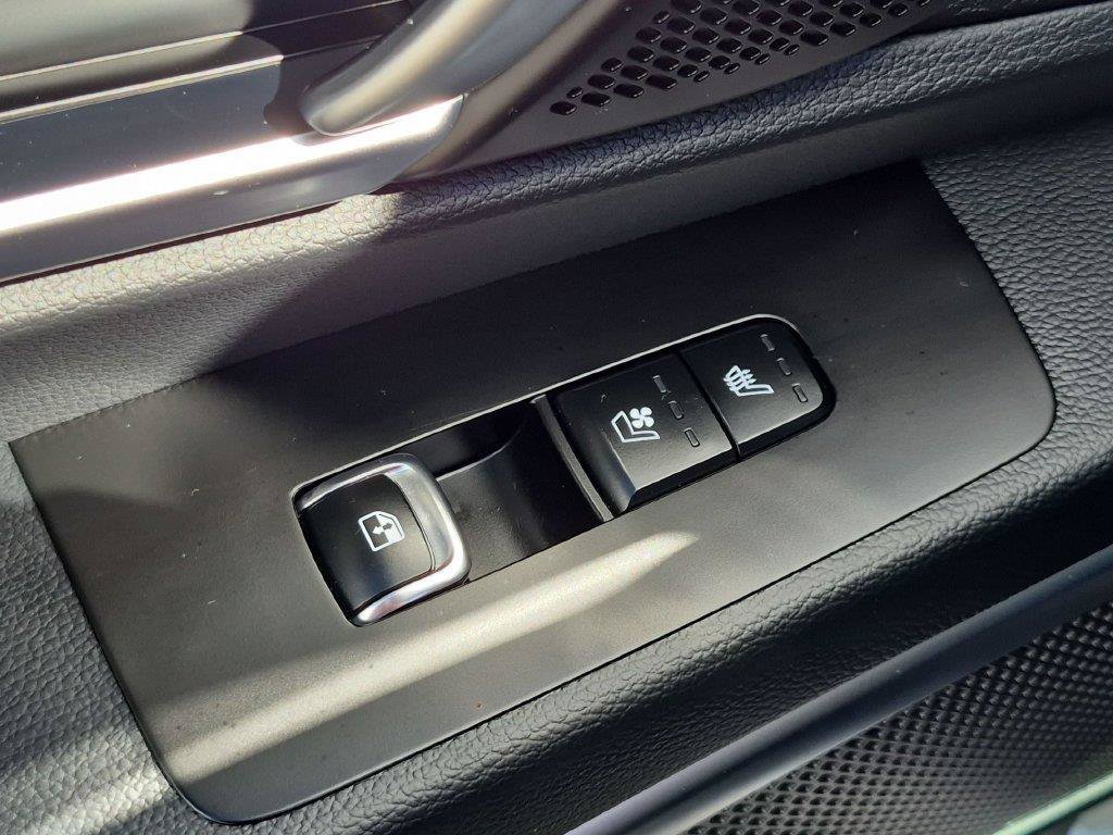 Certified 2025 Kia Telluride SX Prestige X-Line AWD/4WD image 31