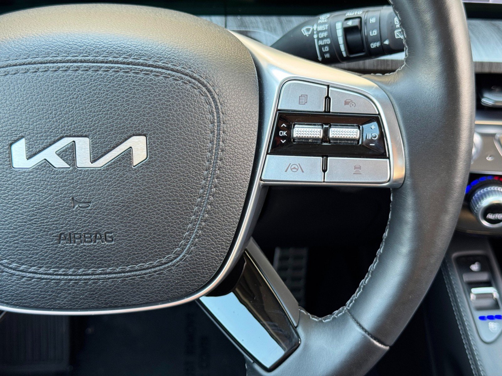 Used 2024 Kia Telluride SX Prestige AWD/4WD image 23