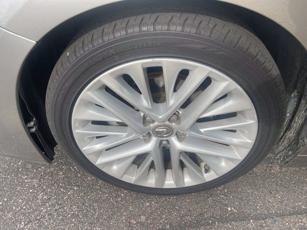 Used 2018 Lexus ES 350 w/ Luxury Package w/Wood Trim FWD image 19
