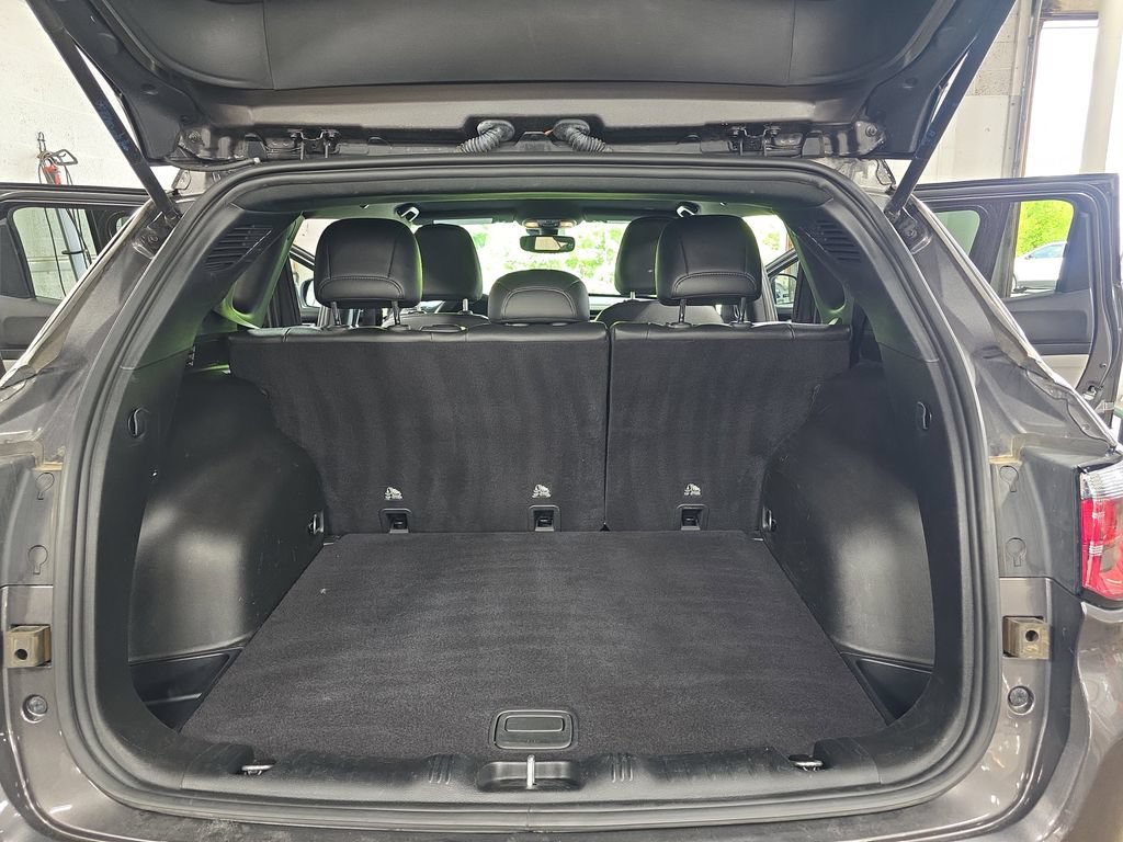 Used 2024 Jeep Compass Limited AWD/4WD image 12