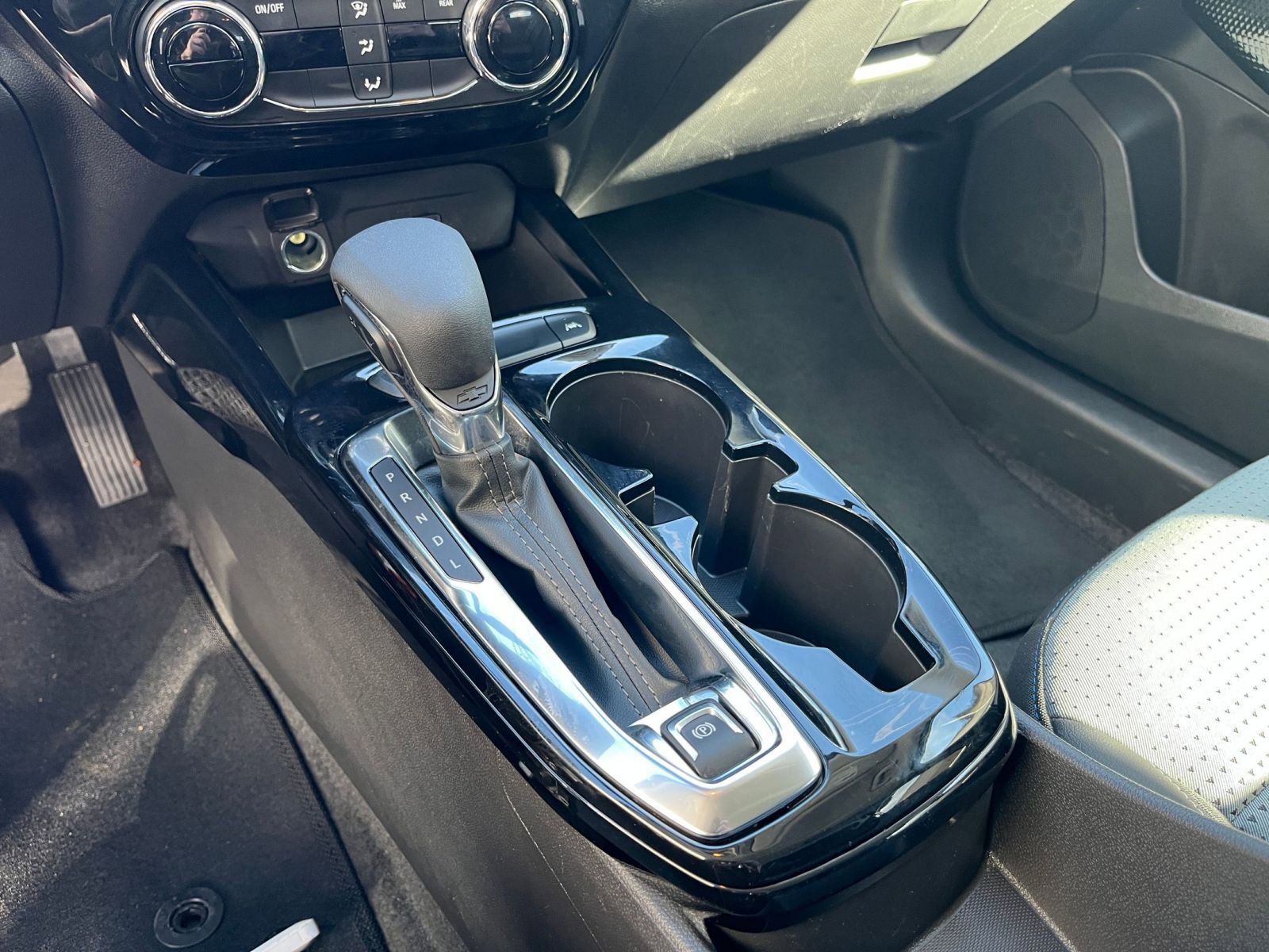 Used 2025 Chevrolet Trax LT image 40