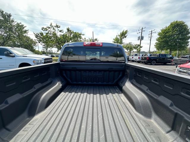 Used 2025 GMC Canyon AT4 w/ AT4X Package AWD/4WD image 13
