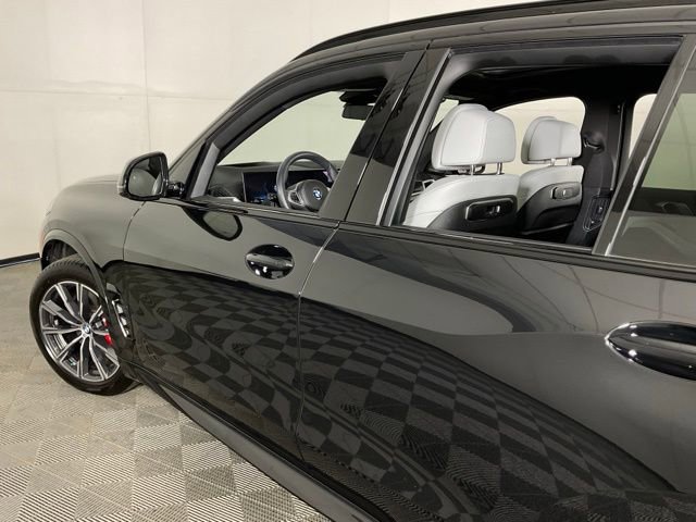 Certified 2024 BMW X5 xDrive40i w/ M Sport Package image 40